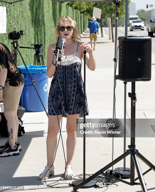 Erica Rhodes Photos And Premium High Res Pictures Getty Images erica-rhodes-photos-and-premium-high-res-pictures-getty-images