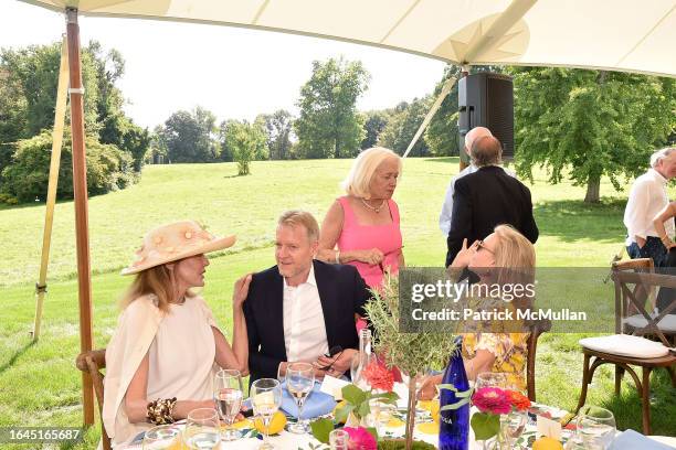 Cece Cord, David Svanda, Miriam Eaves and Karen Klopp attend Friends Of Wethersfield Garden Luncheon at Wethersfield Estate & Garden on September 3,...