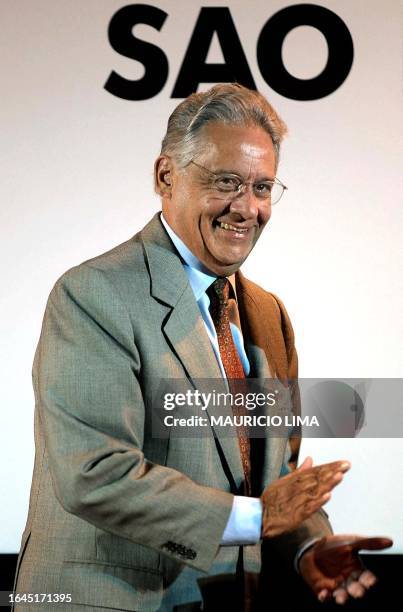 Brazilian President Fernando Henrique Cardoso, smiles during a speech, 08 June 2001, at a ceremony in Sao Paulo, Brazil. El presidente de Brasil,...