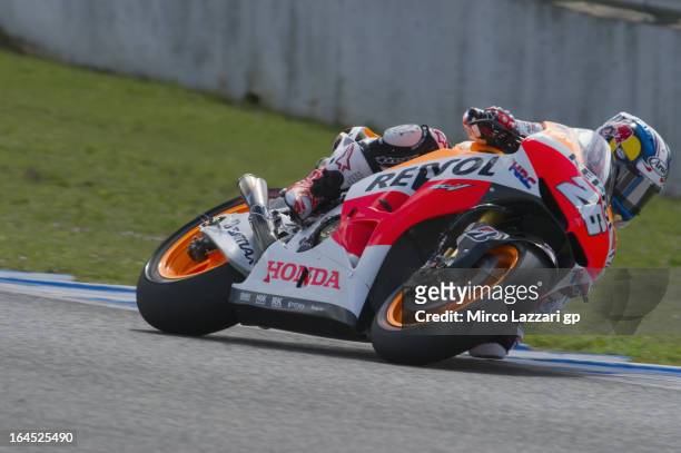 Dani Pedrosa of Spain and Repsol Honda Team rounds the bend during the MotoGP Tests In Jerez - Day 3 at Circuito de Jerez on March 24, 2013 in Jerez...