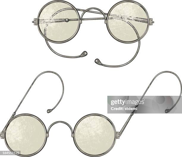 8点の丸メガネイラスト素材 Getty Images 8点の丸メガネイラスト素材 Getty Images