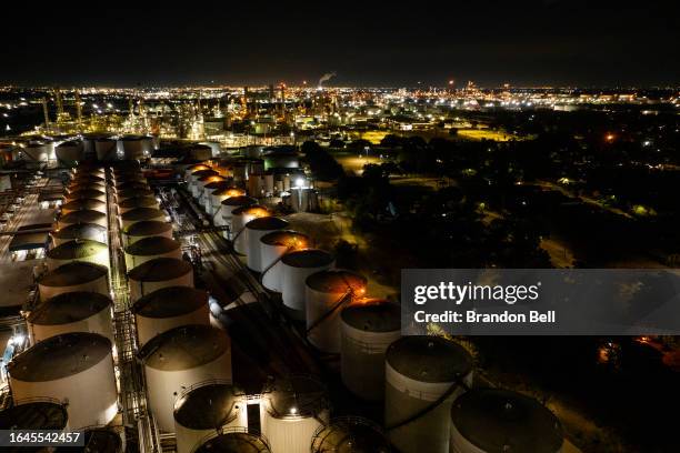 Houston Refineries Houston Refinery Photos and Premium High Res Pictures - Getty Images