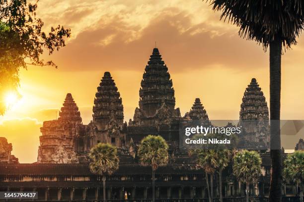 beautiful sunrise at ankor wat, siem reap, cambodia - angkor wat stock pictures, royalty-free photos & images