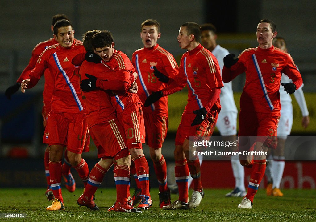 England v Russia - UEFA European Under-17 Championship: Elite Round