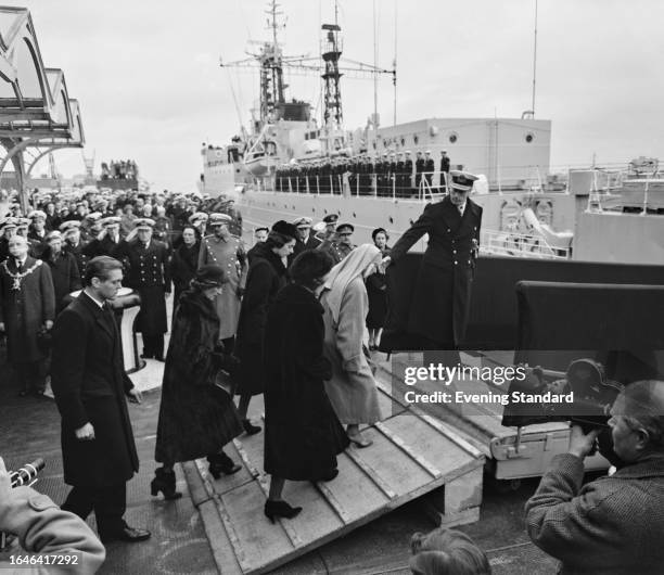 Mourners led by Lord Mountbatten and including his mother, Princess Alice of Greece, and eldest daughter, Patricia, Lady Brabourne, board the HMS...
