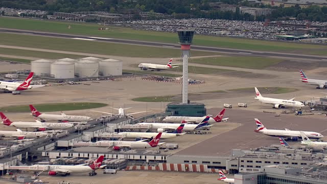 GBR: It's one of the busiest days to travel by air but the Bank Holiday has been thrown into chaos for thousands of people around the world because of what appears to be a technical glitch. 28th of August, Heathrow Airport, London, England.
