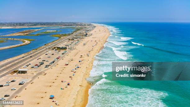 vista da praia de newport - condado-de-orange-california - fotografias e filmes do acervo