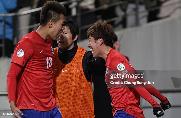 Kin Shin Wook 45 Heung Shin Photos & High Res Pictures - Getty Images