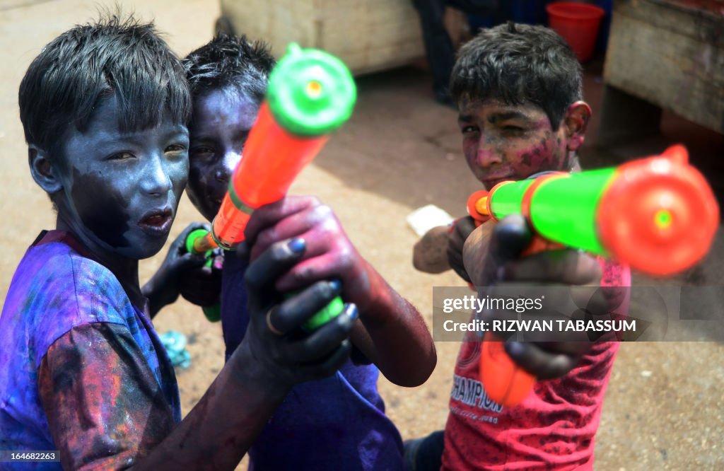 PAKISTAN-HOLI-FESTIVAL