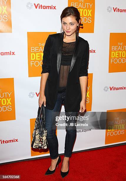 Phoebe Tonkin attends the book launch party for "The Beauty Detox Foods" at Smashbox West Hollywood on March 26, 2013 in West Hollywood, California.