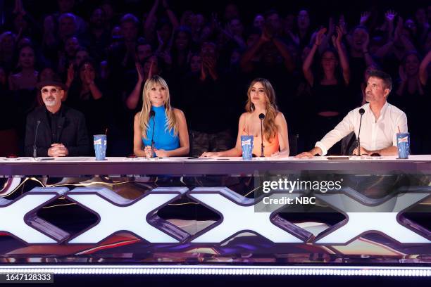 Qualifiers 3" Episode 1814 -- Pictured: Howie Mandel, Heidi Klum, Sofia Vergara, Simon Cowell --