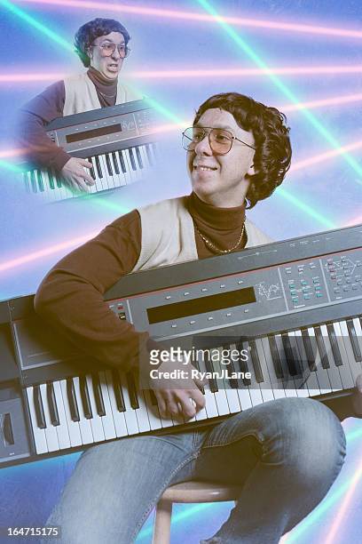 foto de glamour a principios de los 90 - keyboard player fotografías e imágenes de stock