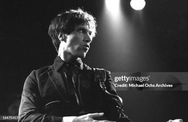 Guitarist Wilko Johnson of the English R&B group Dr. Feelgood performs on March 23, 1976 in Los Angeles, California.