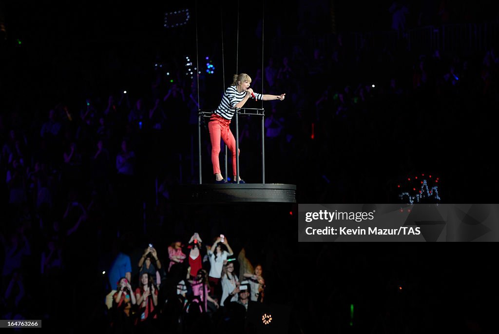 Taylor Swift RED Tour - Newark, New Jersey