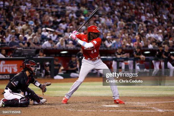 Elly De La Cruz of the Cincinnati Reds bats during the game against the Arizona Diamondbacks at Chase Field on August 26, 2023 in Phoenix, Arizona....