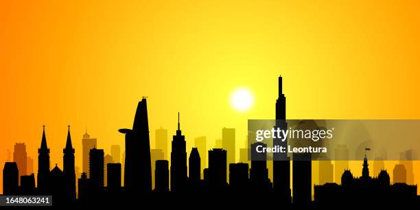 skyline von ho-chi-minh-stadt (alle gebäude sind vollständig, beweglich und sehr detailliert) - rathaus von ho chi minh stadt stock-grafiken, -clipart, -cartoons und -symbole