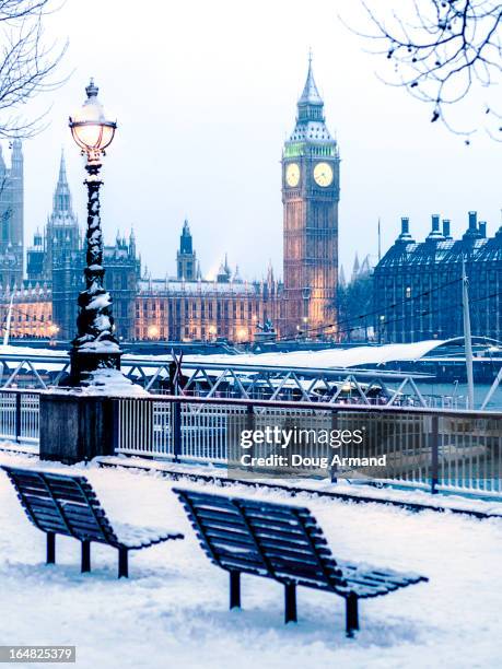 houses of parliament in the snow, london, uk - houses of parliament london 個照片及圖片檔