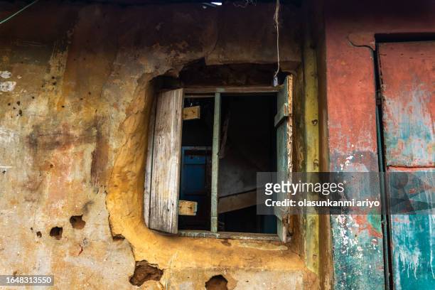 window of the aafin oloja in ikorodu, lagos nigeria - nigeria city stock-fotos und bilder