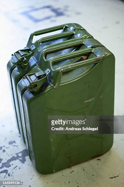 old jerrican containers - benzinekan stockfoto's en -beelden