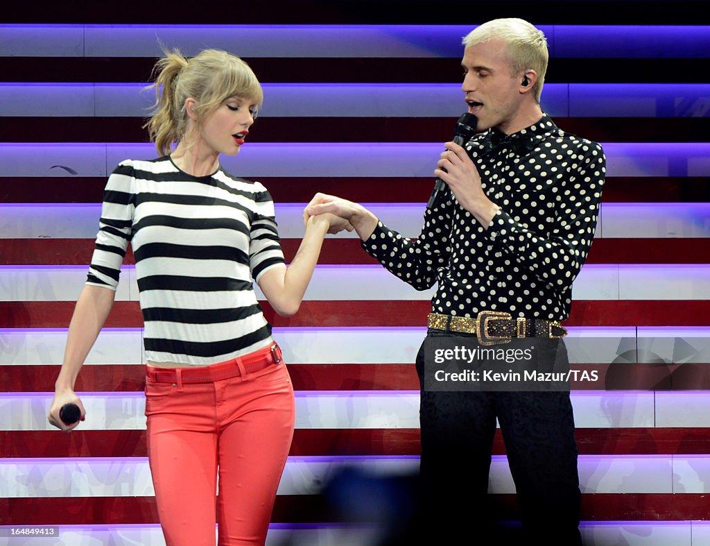 Taylor Swift RED Tour - Newark, New Jersey