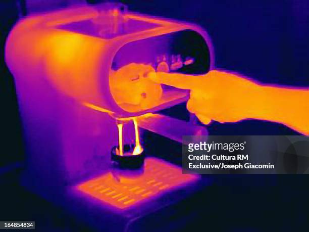 thermal image of espresso machine - glow rm fotografías e imágenes de stock