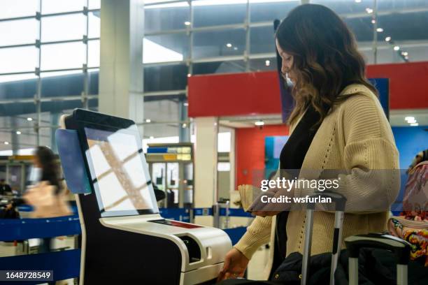 Self Check In Computer Photos and Premium High Res Pictures - Getty Images