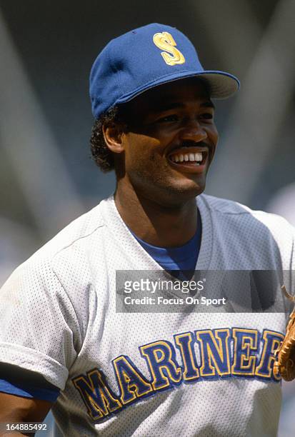 Harold Reynolds of the Seattle Mariners looks on during batting practice before a Major League Baseball game circa 1989. Reynolds played for the...