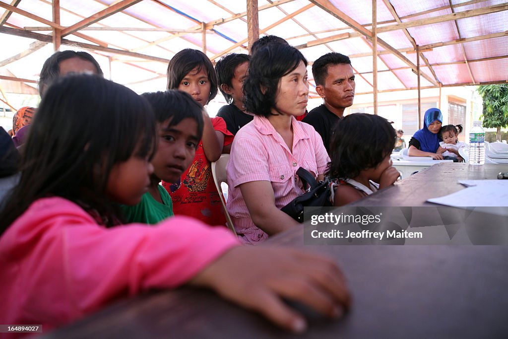 Thousands Of People Displaced By Conflict In Sabah, Malaysia Evacuate To Southern Philippines