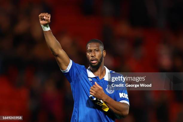 Beto of Everton celebrates victory at full-time following the Carabao Cup Second Round match between Doncaster Rovers and Everton at Keepmoat Stadium...