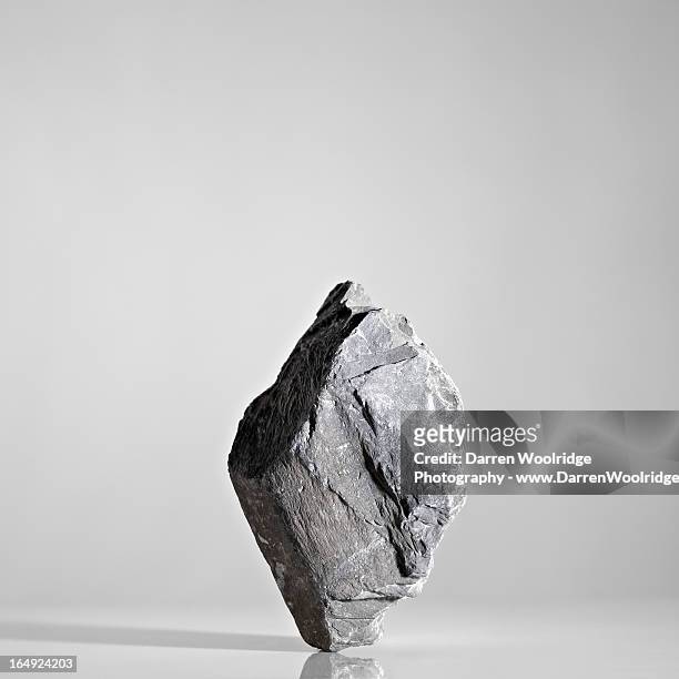 balanced rock - roccia foto e immagini stock