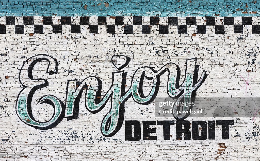 Genießen Sie den Detroit-Schild an der Wand