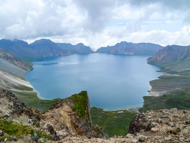 the beautiful scenery of heavenly lake in changbai mountain, china - paektu mountain stock pictures, royalty-free photos & images