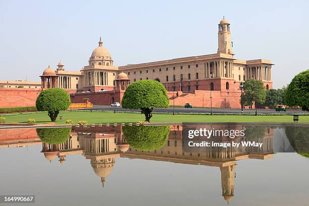 classical architecture, new delhi - palácio presidencial rashtrapati bhawan imagens e fotografias de stock
