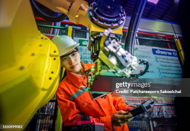 worker - hebebühne stock-fotos und bilder