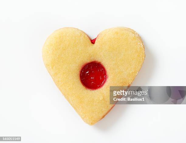 linz cookie (jam shortbread buiscuit) - shortbread stock-fotos und bilder