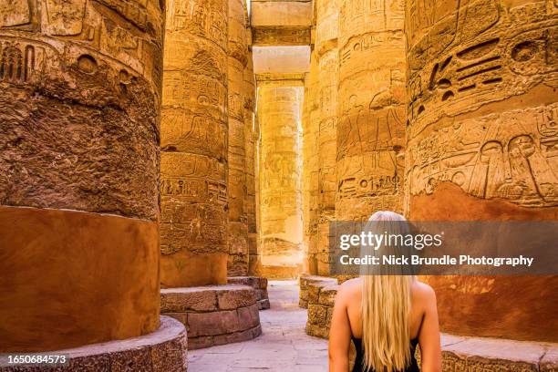 hypostyle hall, karnak temple, luxor, egypt - grande sala hipóstola - fotografias e filmes do acervo