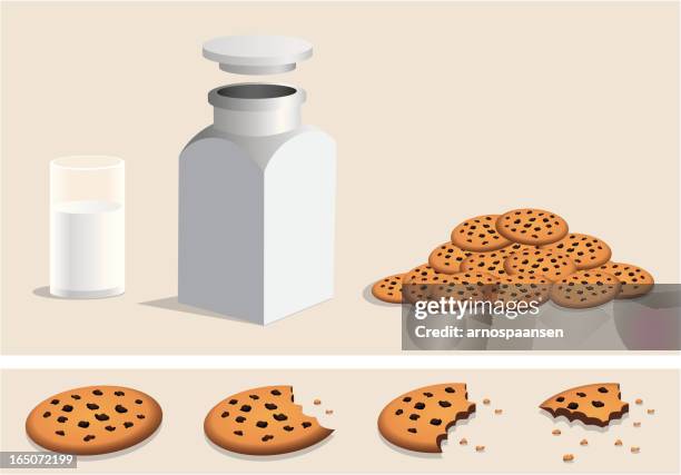 chocolate chip-kekse und milch aus krug, essen - krümel stock-grafiken, -clipart, -cartoons und -symbole