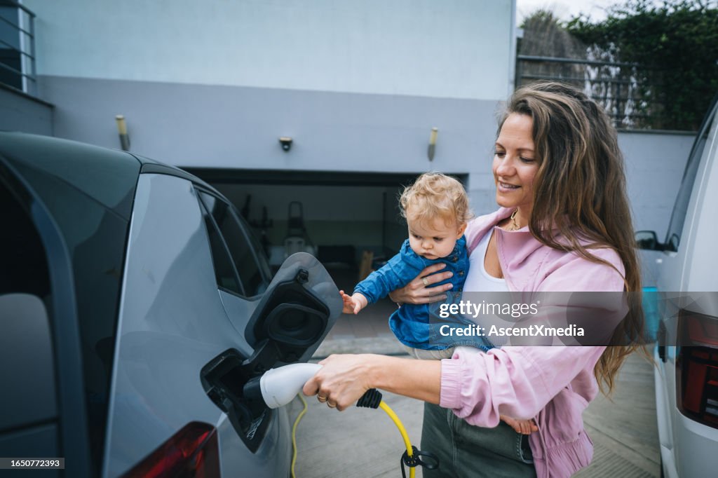 Mother and infant charge electric vehicle