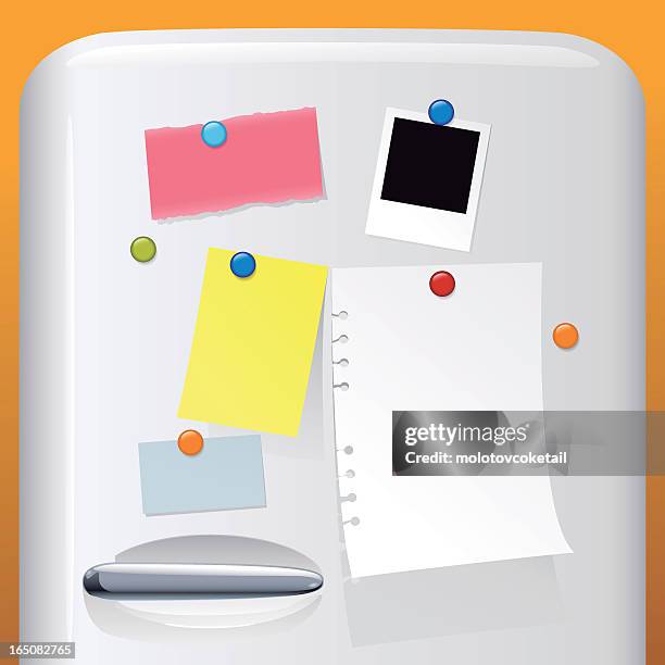 kühlschrank mit notizen - klebezettel stock-grafiken, -clipart, -cartoons und -symbole