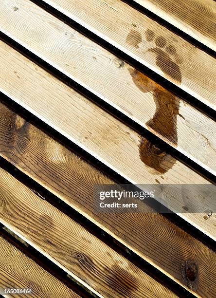 footprint on the wood - footsteps on a boardwalk bildbanksfoton och bilder