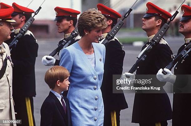 Diana Und Harry In Deutschland . Prinz Harrys erster offizieller Termin.