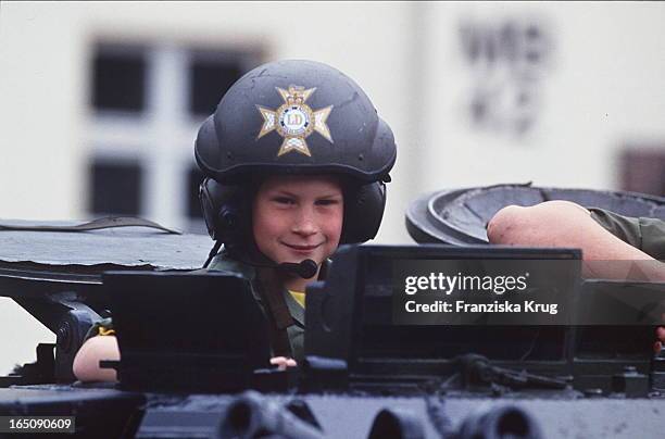 Diana Und Harry In Deutschland . Prinz Harrys erster offizieller Termin.