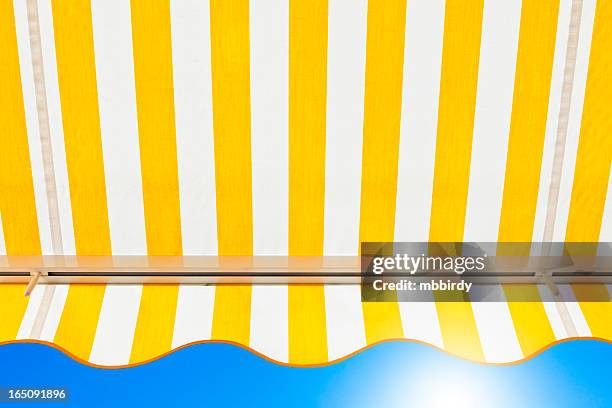 awning - zonnescherm gebouwonderdeel stockfoto's en -beelden