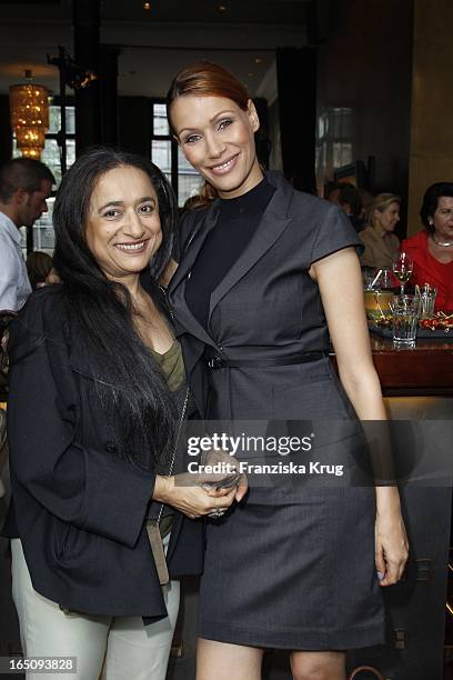 Malika Filali Mit Tochter Yasmina Filali Beim Dkms Life Ladies Lunch In Der Bank In Hamburg .