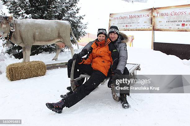 Nicole Prommer Und Heiko Ruprecht Vor Dem 2. Promi Schlittenhunderennen Tirol Cross Mountain In Kühtai .