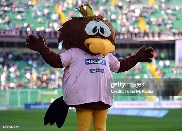 Kuro, the mascot for the US Citta di Palermo, is seen before the Serie A match between US Citta di Palermo and AS Roma at Stadio Renzo Barbera on...