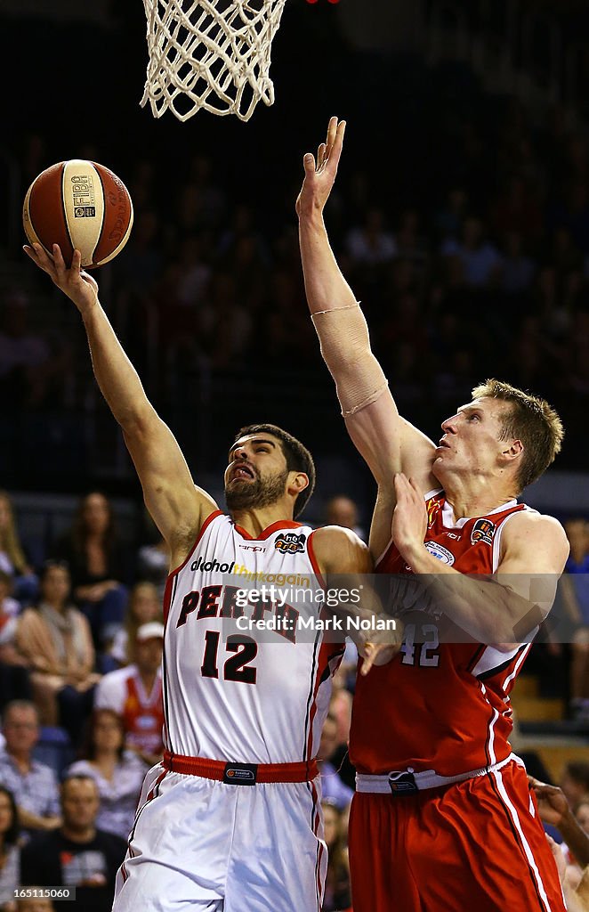 NBL Semi Final - Wollongong v Perth: Game 2