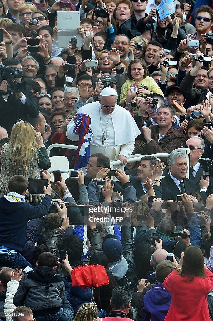 VATICAN-POPE-EASTER-MASS