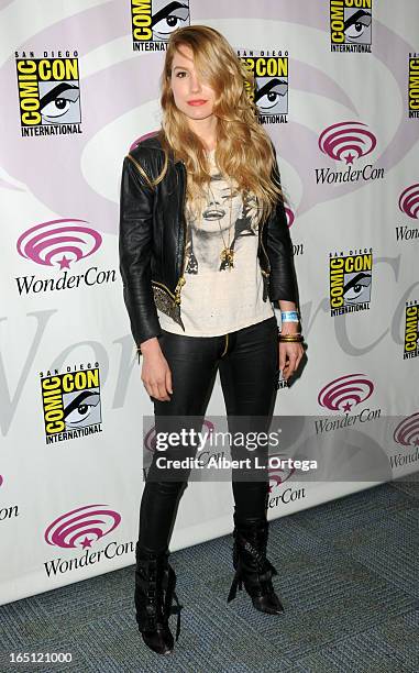 Actress Sarah Carter participates at WonderCon Anaheim 2013 - Day 2 at Anaheim Convention Center on March 30, 2013 in Anaheim, California.