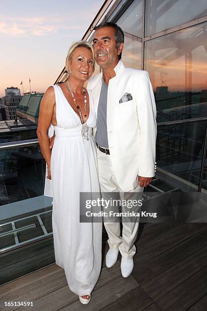 Hochzeit U. Walz Und C. Thamm: Sabine Christiansen Und Ehemann Norbert Medus Bei Der Feier Im China Club In Berlin .